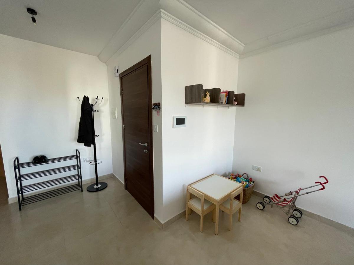 Blue Skies Family Apartment With Terrace セント・ポールズ・ベイ エクステリア 写真