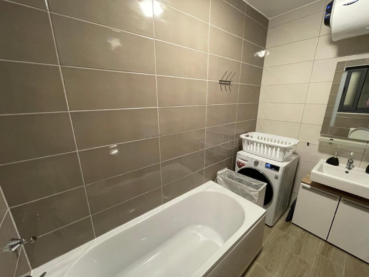Blue Skies Family Apartment With Terrace セント・ポールズ・ベイ エクステリア 写真